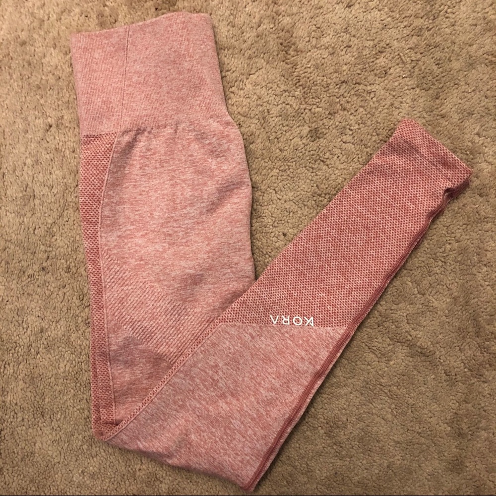 Kora Fitness (Acta Wear) - seamless pink leggings